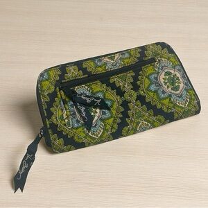 Vera Bradley Cambridge Quilted Zip Wallet, Wristlet Retired Fall 2007